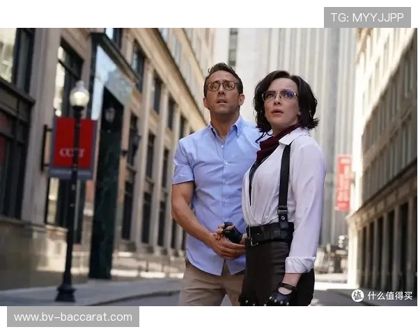 外国美女挑战声控游戏全程爆笑操作频频失控观众笑到停不下来